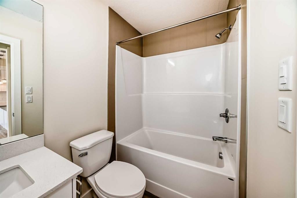2406-15 Skyview Point Crescent, Calgary, AB - Indoor Photo Showing Bathroom