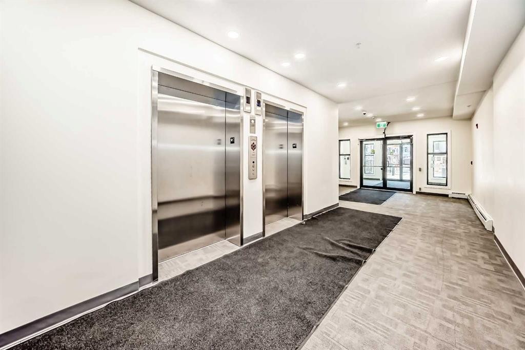 2406-15 Skyview Point Crescent, Calgary, AB - Indoor Photo Showing Other Room