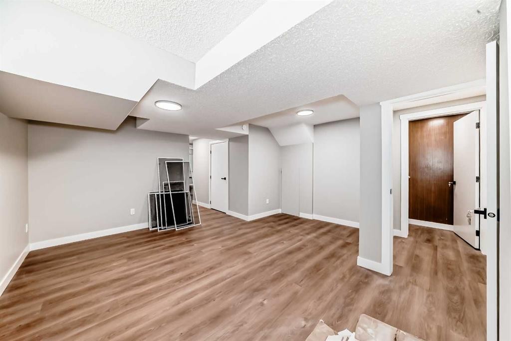 1635 24 Avenue Nw, Calgary, AB