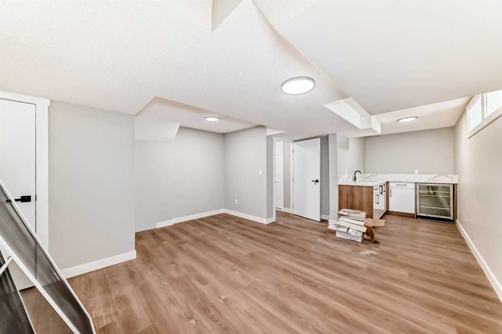 1635 24 Avenue Nw, Calgary, AB
