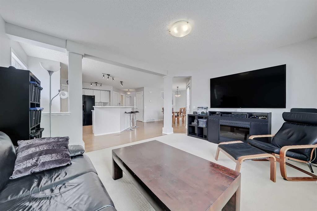 36 Mt Selkirk Close Se, Calgary, AB - Indoor Photo Showing Living Room
