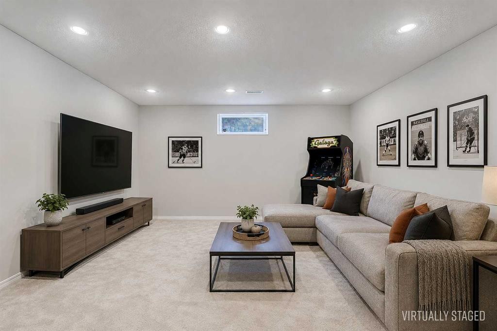 36 Mt Selkirk Close Se, Calgary, AB - Indoor