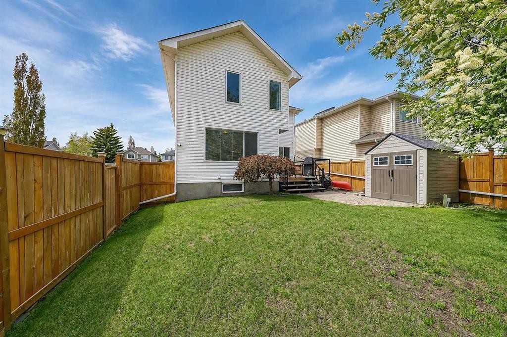 36 Mt Selkirk Close Se, Calgary, AB - Outdoor