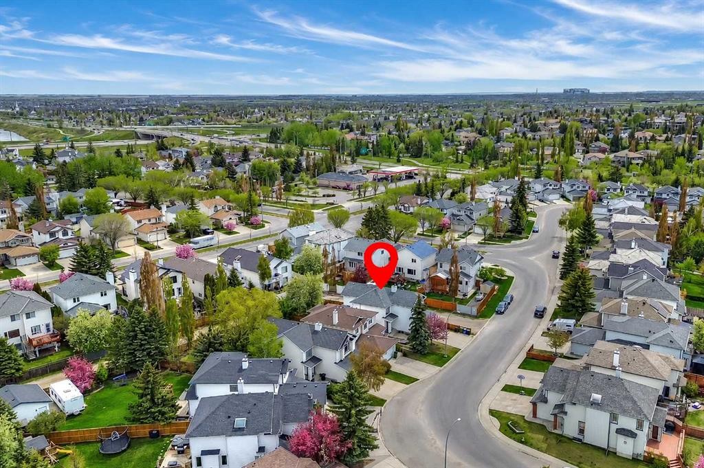 36 Mt Selkirk Close Se, Calgary, AB - Outdoor With View