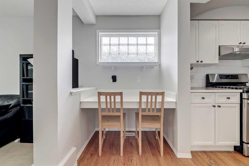 36 Mt Selkirk Close Se, Calgary, AB - Indoor