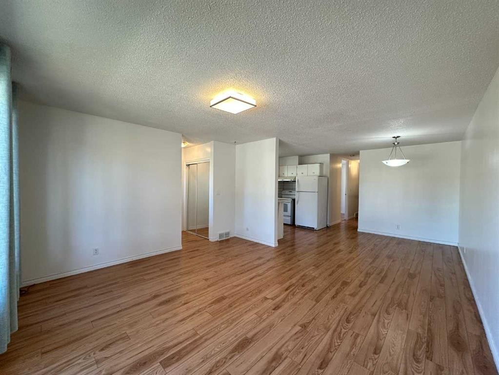 121 Huntford Close Ne, Calgary, AB - Indoor Photo Showing Other Room