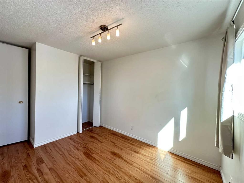 121 Huntford Close Ne, Calgary, AB - Indoor Photo Showing Other Room