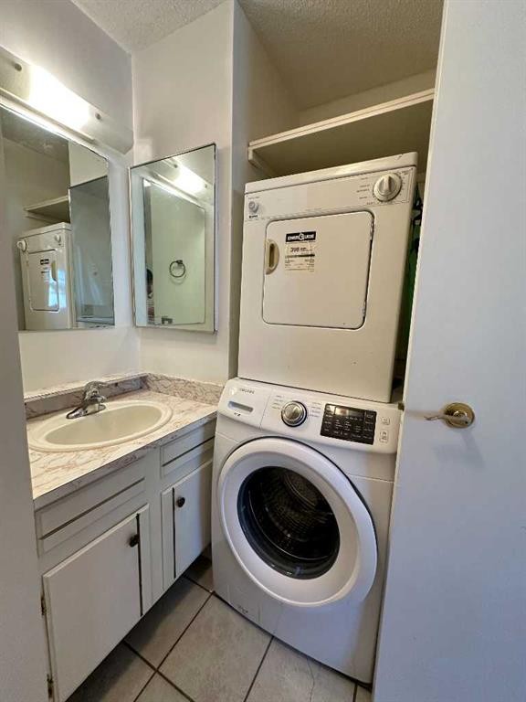 121 Huntford Close Ne, Calgary, AB - Indoor Photo Showing Laundry Room