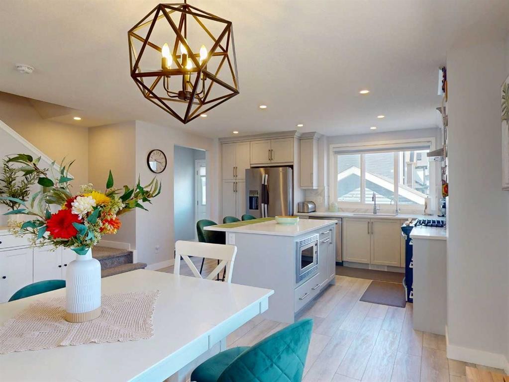 1842 Rangeview Drive Se, Calgary, AB - Indoor