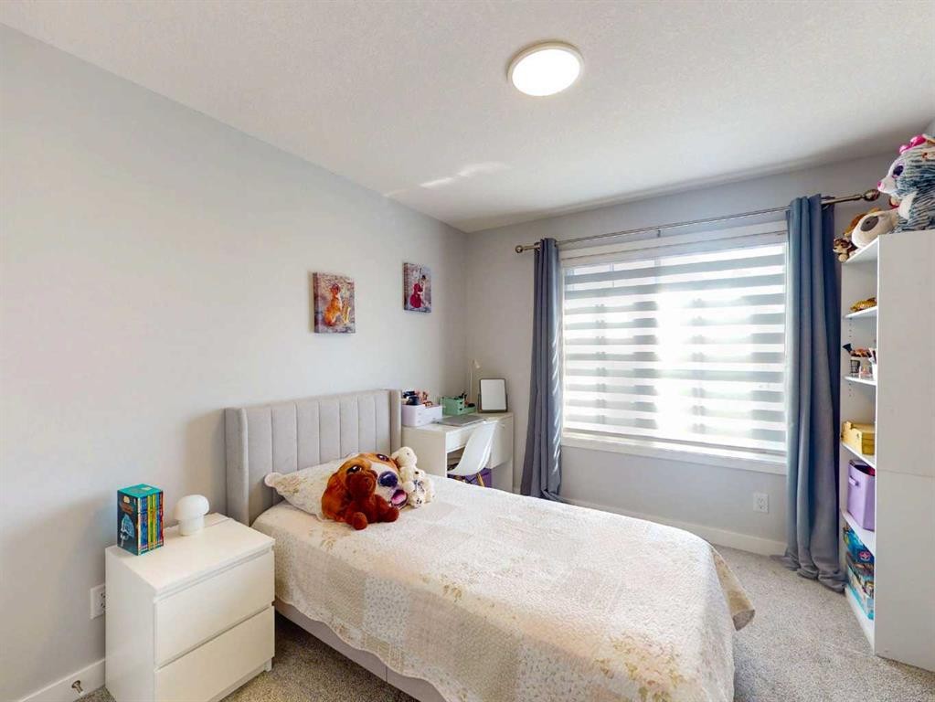 1842 Rangeview Drive Se, Calgary, AB - Indoor Photo Showing Bedroom