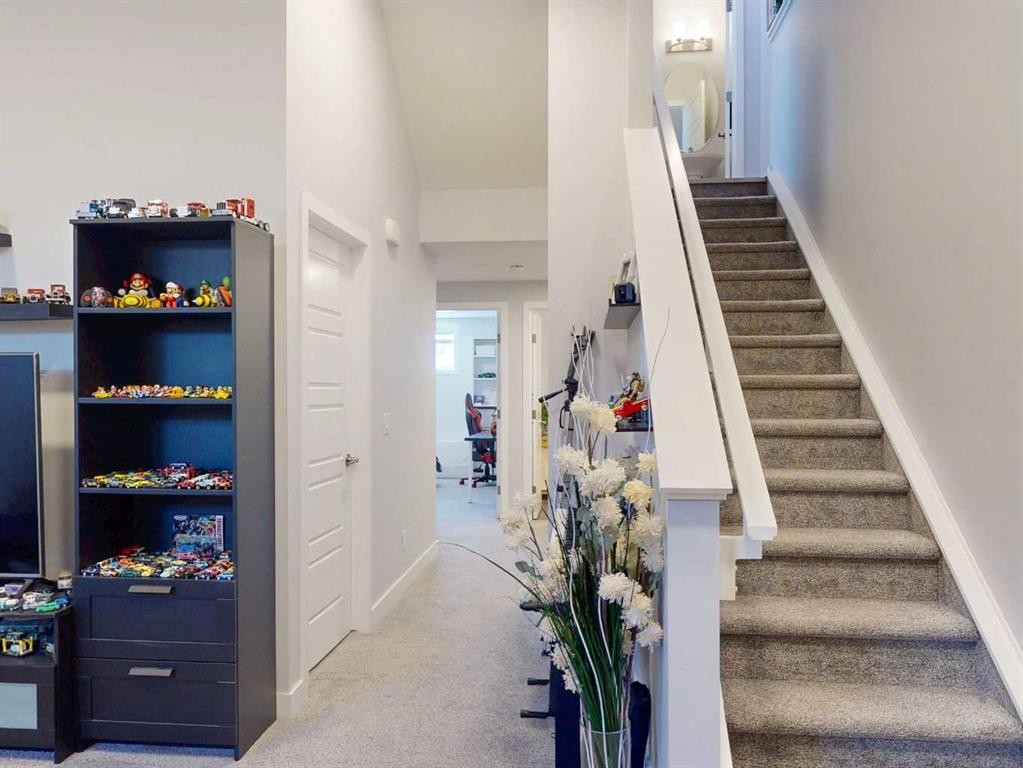 1842 Rangeview Drive Se, Calgary, AB - Indoor Photo Showing Other Room