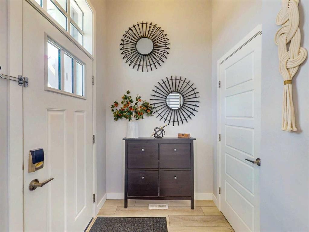 1842 Rangeview Drive Se, Calgary, AB - Indoor Photo Showing Other Room