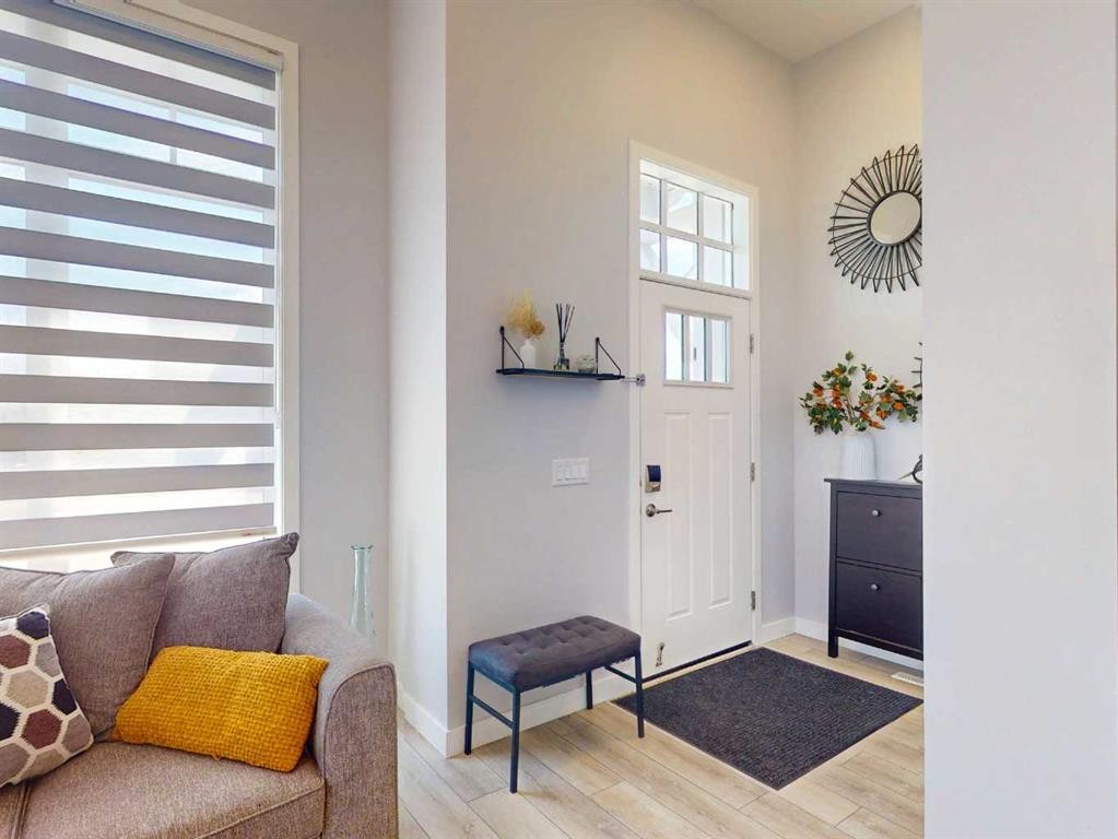 1842 Rangeview Drive Se, Calgary, AB - Indoor Photo Showing Other Room