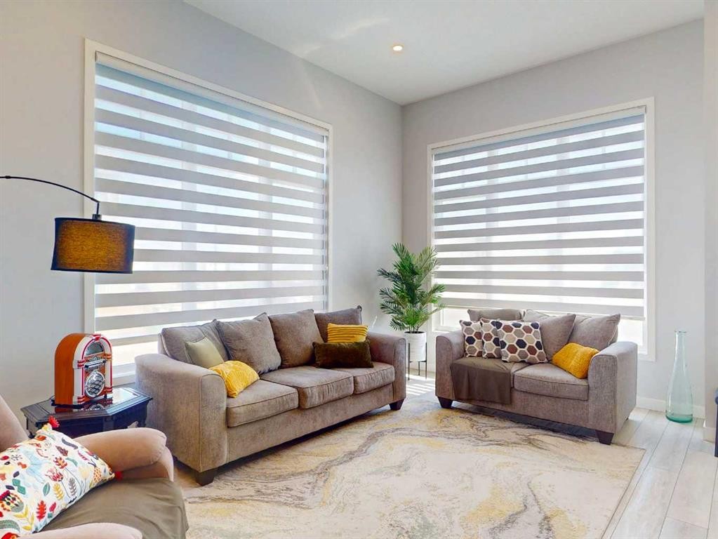 1842 Rangeview Drive Se, Calgary, AB - Indoor Photo Showing Living Room