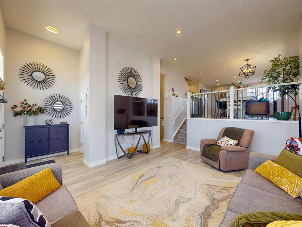 1842 Rangeview Drive Se, Calgary, AB - Indoor Photo Showing Living Room