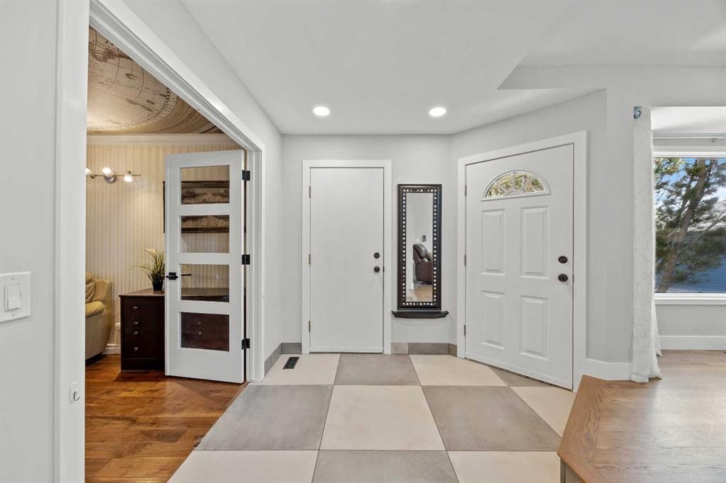 260 Riverside Mews Se, Calgary, AB - Indoor Photo Showing Other Room