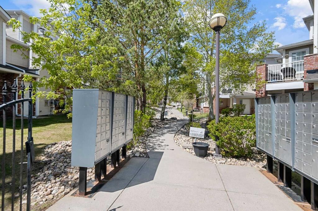 2504-7171 Coach Hill Road, Calgary, AB - Outdoor