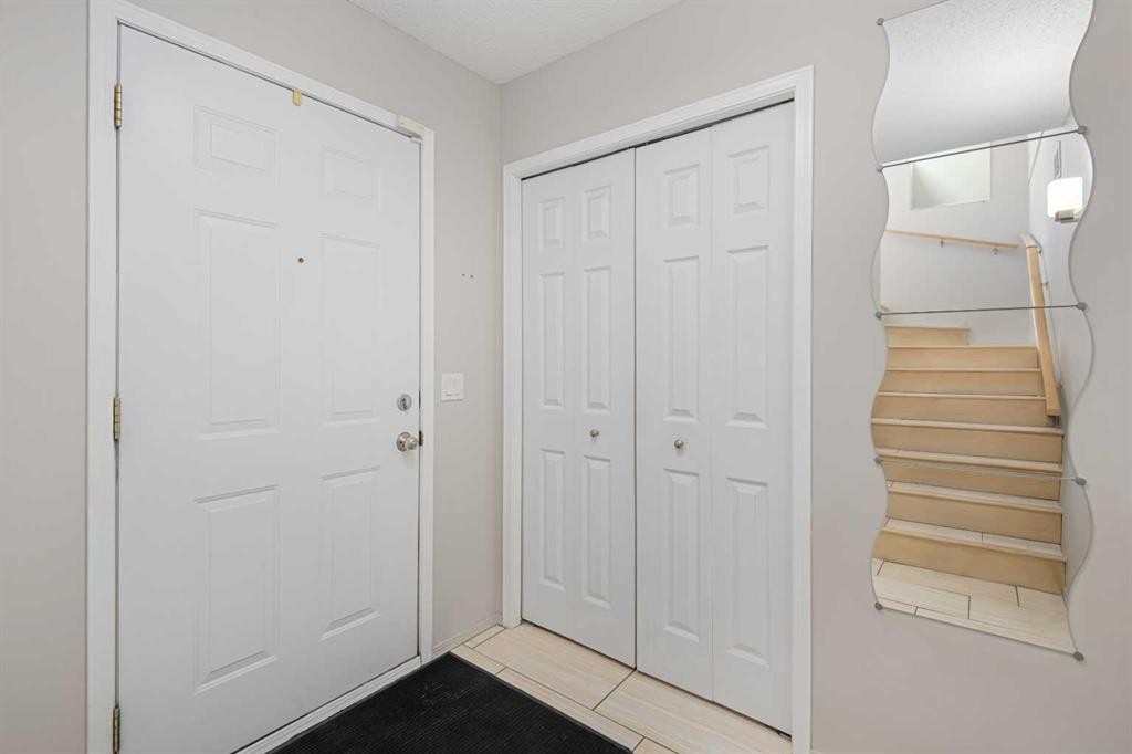 2504-7171 Coach Hill Road, Calgary, AB - Indoor Photo Showing Other Room