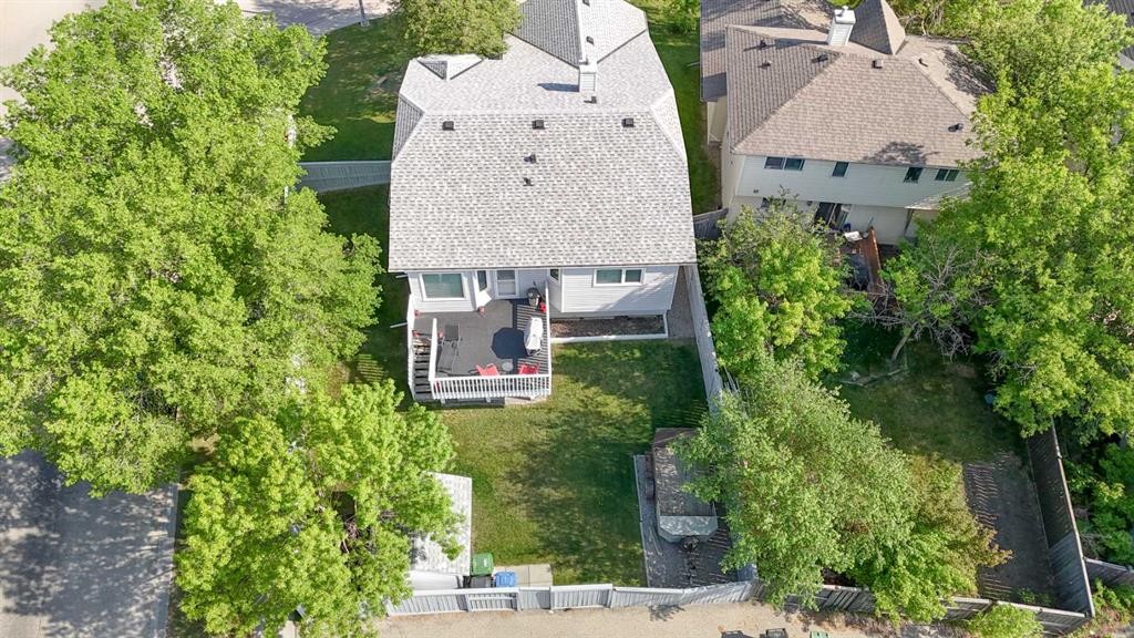 272 Covington Road Ne, Calgary, AB - Outdoor