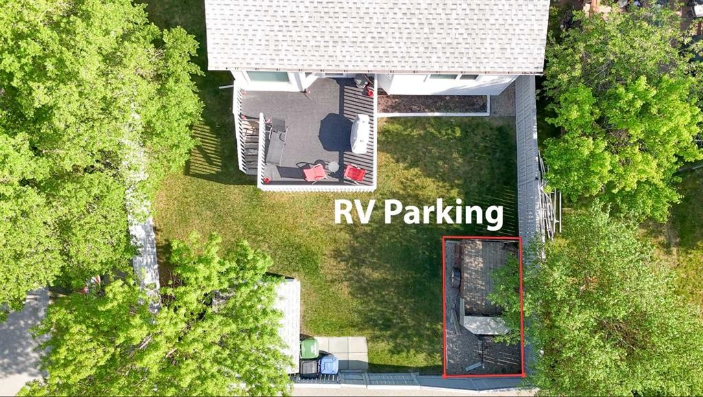 272 Covington Road Ne, Calgary, AB - Outdoor