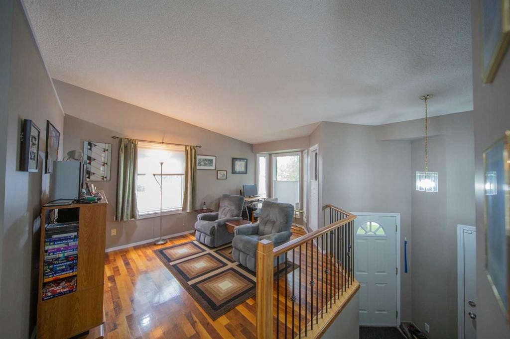 272 Covington Road Ne, Calgary, AB - Indoor