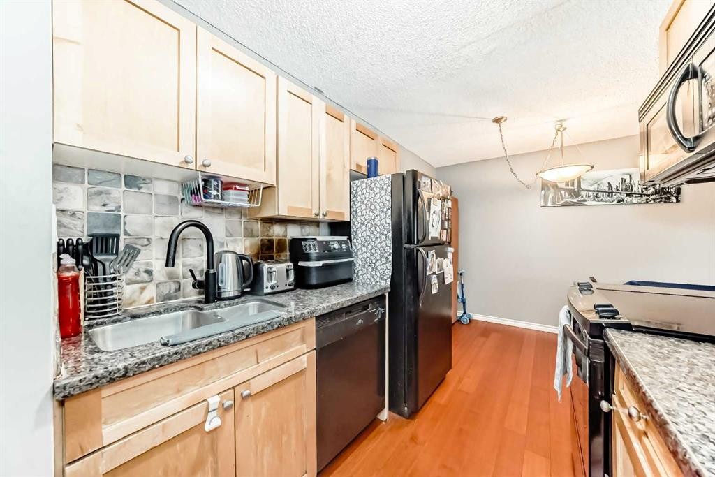 501-1312 13 Avenue Sw, Calgary, AB - Indoor Photo Showing Kitchen
