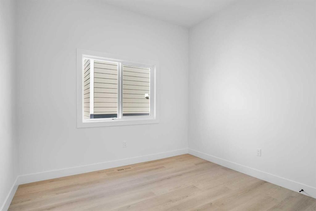 622 Mandalay Boulevard, Carstairs, AB - Indoor Photo Showing Other Room