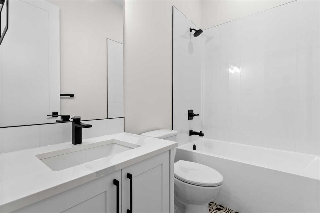 622 Mandalay Boulevard, Carstairs, AB - Indoor Photo Showing Bathroom