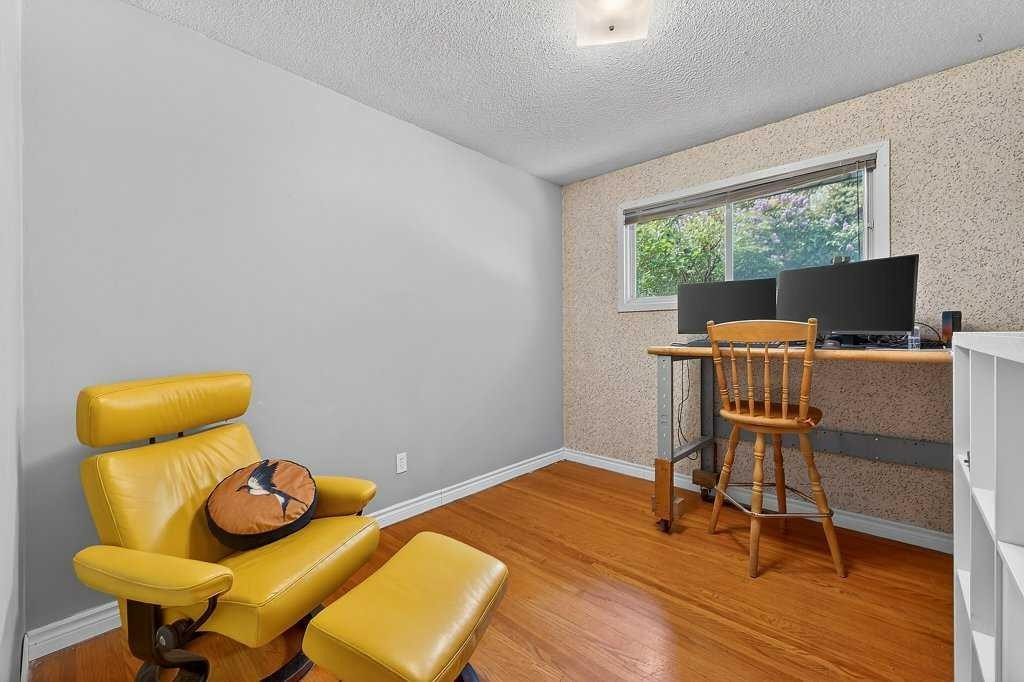 1632 Robson Crescent Se, Calgary, AB - Indoor Photo Showing Other Room