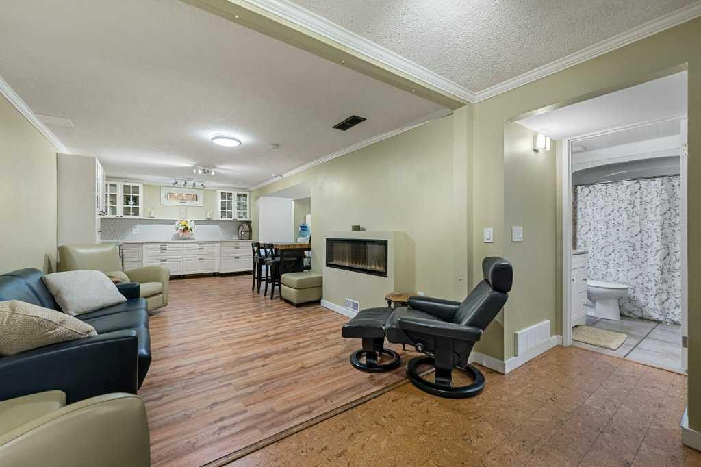 1632 Robson Crescent Se, Calgary, AB - Indoor