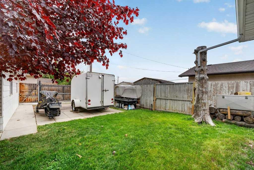 1632 Robson Crescent Se, Calgary, AB - Outdoor