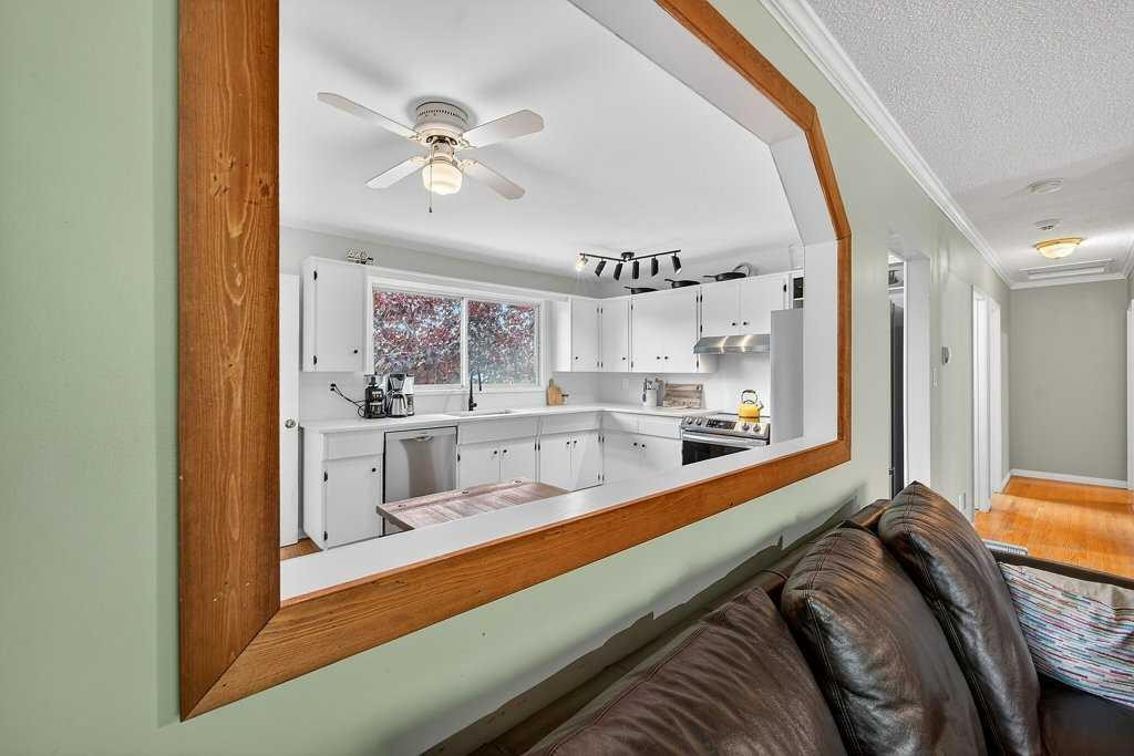 1632 Robson Crescent Se, Calgary, AB - Indoor Photo Showing Other Room