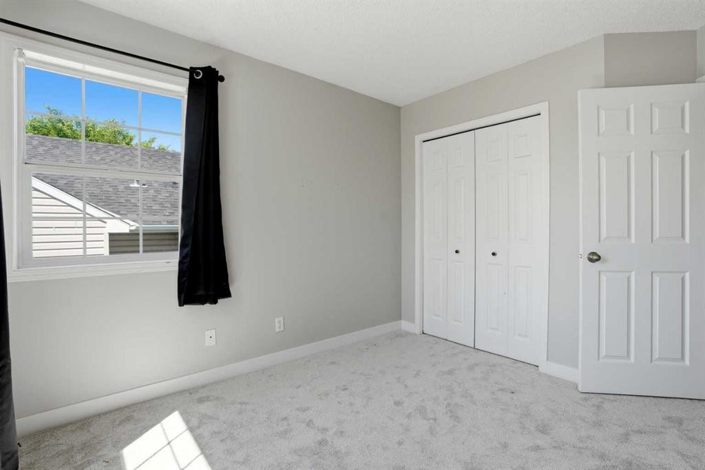 141 Shannon Square Sw, Calgary, AB - Indoor