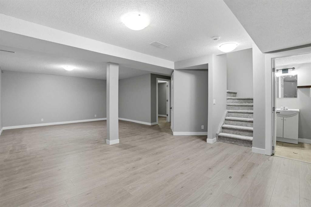 141 Shannon Square Sw, Calgary, AB - Indoor