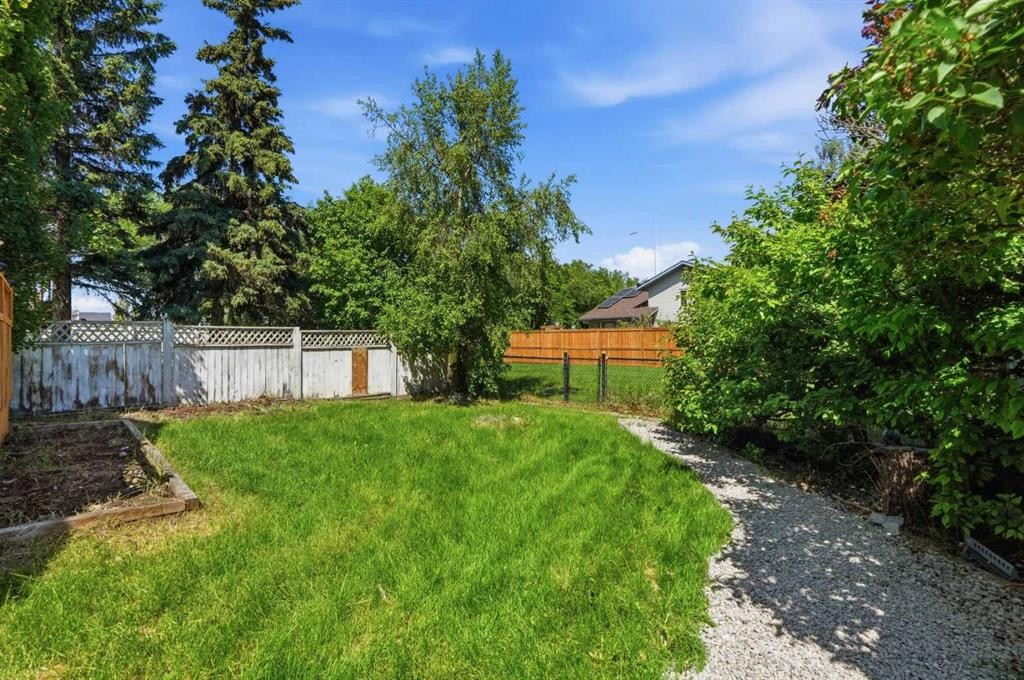141 Shannon Square Sw, Calgary, AB - Outdoor