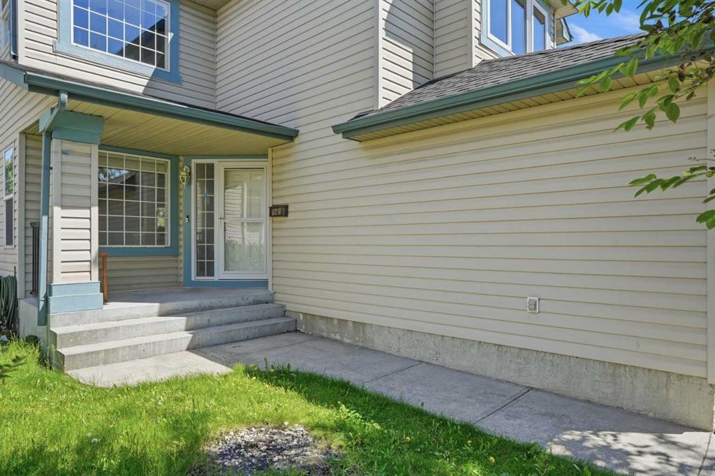 141 Shannon Square Sw, Calgary, AB - Outdoor