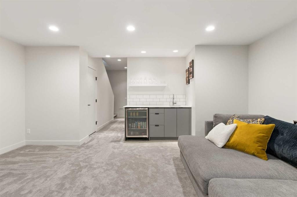 5406 21 Street Sw, Calgary, AB