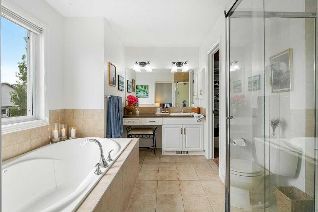 262 Autumn Circle Se, Calgary, AB