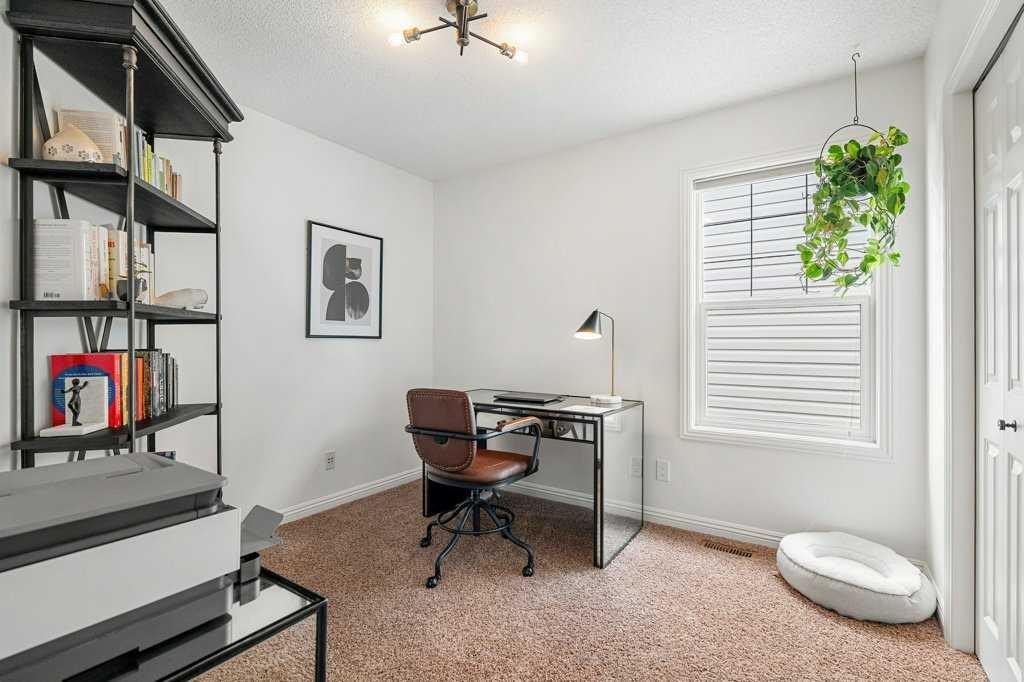 262 Autumn Circle Se, Calgary, AB