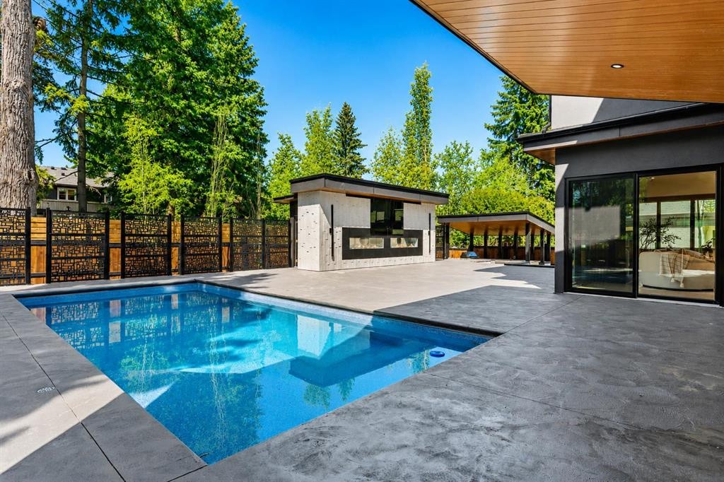 1016 Beverley Boulevard Sw, Calgary, AB - Outdoor With In Ground Pool