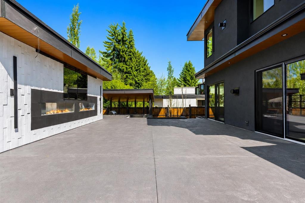 1016 Beverley Boulevard Sw, Calgary, AB - Outdoor With Exterior