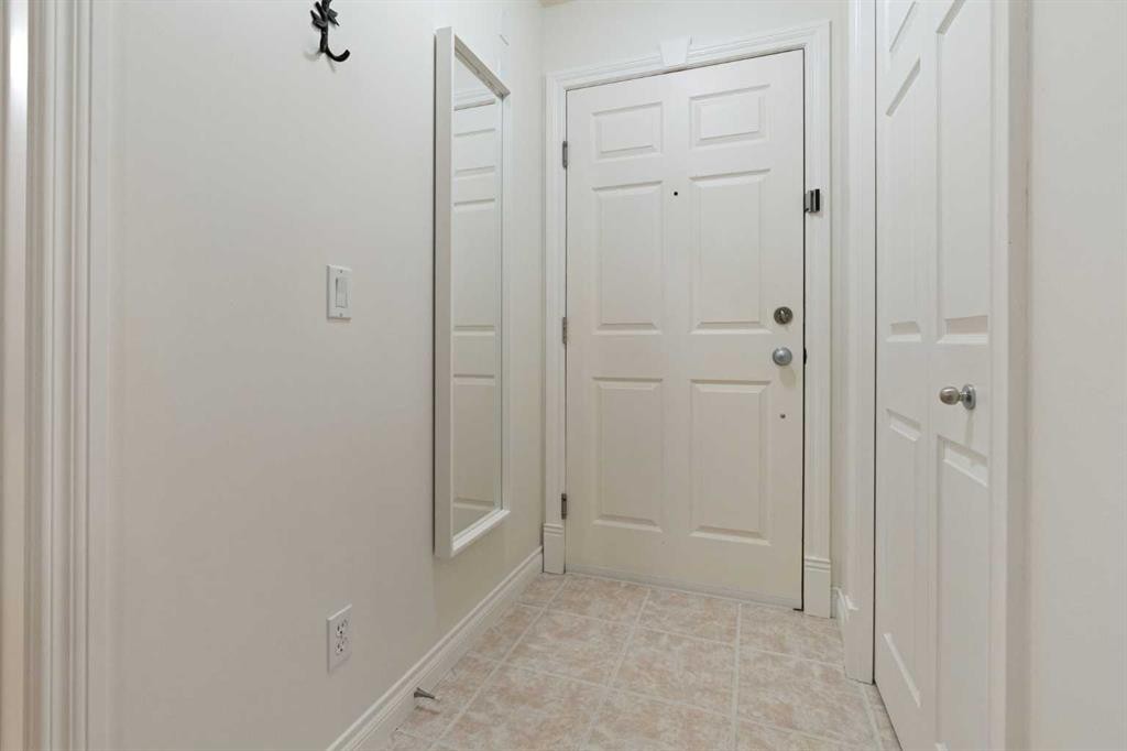 310-1631 28 Avenue Sw, Calgary, AB - Indoor Photo Showing Other Room