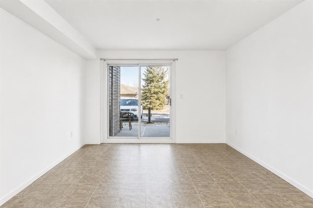 1128-2395 Eversyde Avenue Sw, Calgary, AB - Indoor Photo Showing Other Room