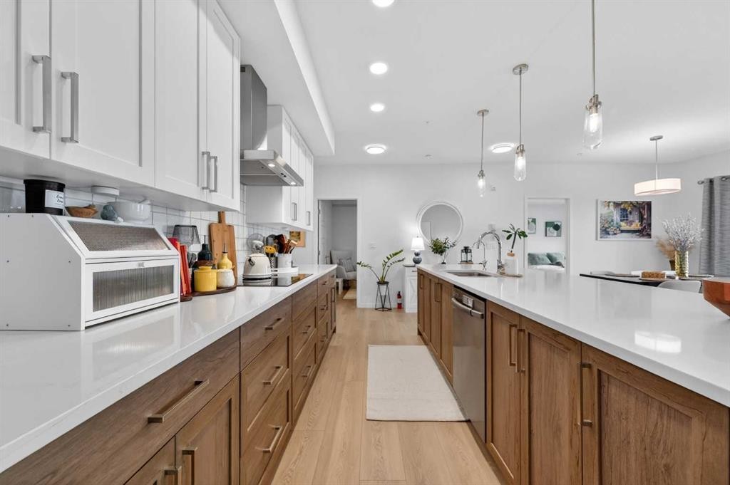 3208-20295 Seton Way Se, Calgary, AB - Indoor Photo Showing Kitchen With Upgraded Kitchen