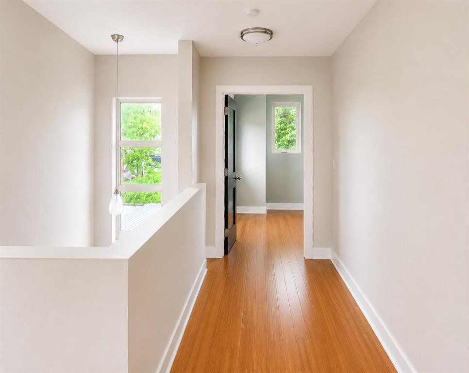 131 8 Avenue Ne, Calgary, AB - Indoor Photo Showing Other Room