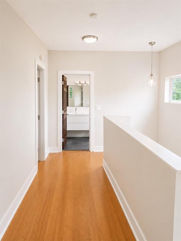 131 8 Avenue Ne, Calgary, AB - Indoor Photo Showing Other Room