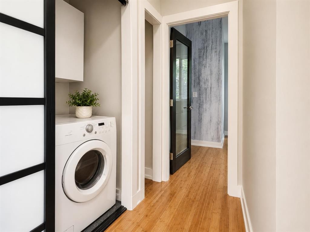 131 8 Avenue Ne, Calgary, AB - Indoor Photo Showing Laundry Room