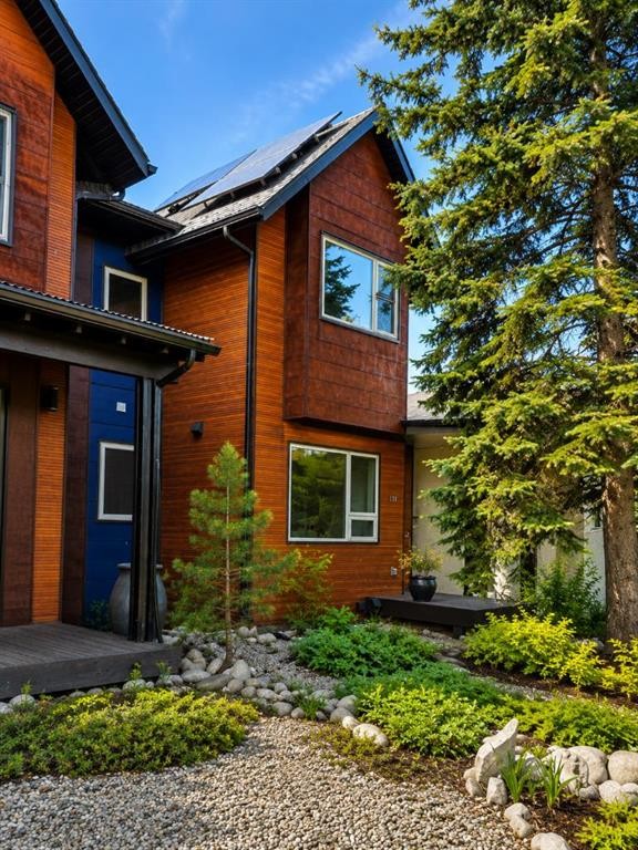131 8 Avenue Ne, Calgary, AB - Outdoor