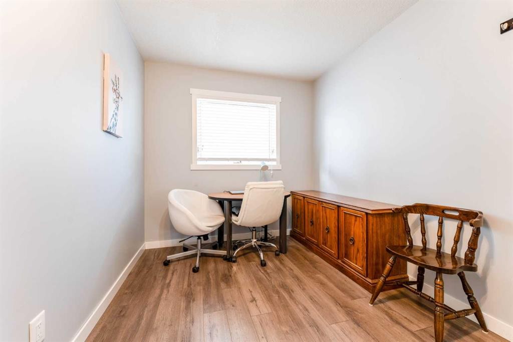 145 Hawkdale Circle Nw, Calgary, AB - Indoor Photo Showing Other Room