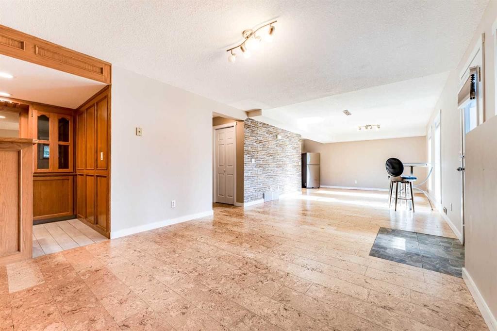 145 Hawkdale Circle Nw, Calgary, AB - Indoor Photo Showing Other Room